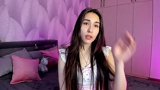 Snapshot of Bambiii_bby chatting on February 2025 02:11:02 AM Bambiii bby online show from February 2025 02:11:02 AM