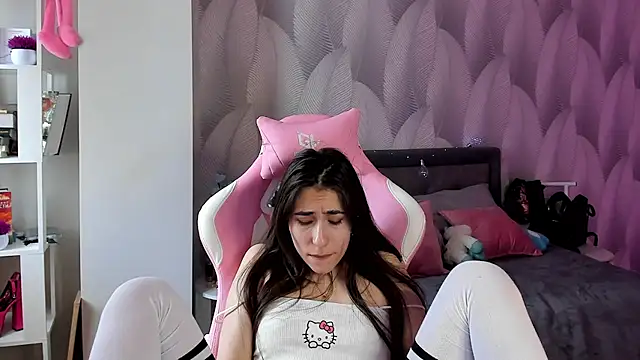 Snapshot of Bambiii_bby chatting on February 2025 03:11:02 AM Bambiii bby online show from February 2025 03:11:02 AM