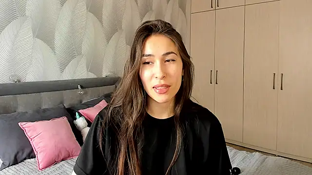 Snapshot of Bambiii_bby chatting on March 2025 06:04:02 AM Bambiii bby online show from March 2025 06:04:02 AM