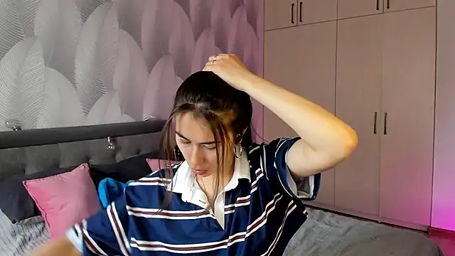 Snapshot of Bambiii_bby chatting on September 2025 08:14:02 AM Bambiii bby online show from September 2025 08:14:02 AM