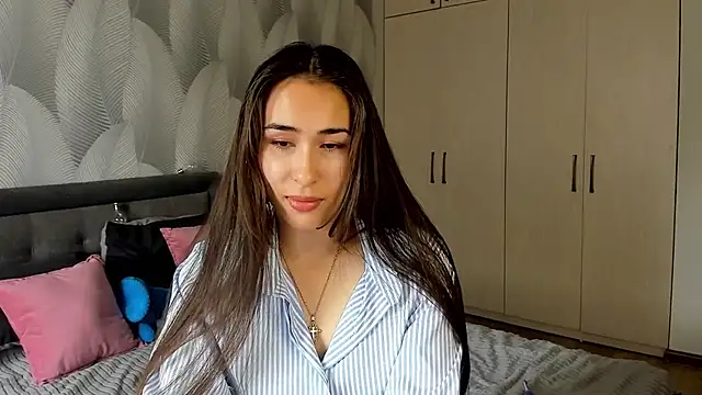 Snapshot of Bambiii_bby chatting on September 2025 04:01:02 AM Bambiii bby online show from September 2025 04:01:02 AM