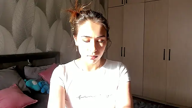 Snapshot of Bambiii_bby chatting on September 2025 02:23:01 AM Bambiii bby online show from September 2025 02:23:01 AM