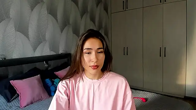 Snapshot of Bambiii_bby chatting on September 2025 01:31:02 AM Bambiii bby online show from September 2025 01:31:02 AM