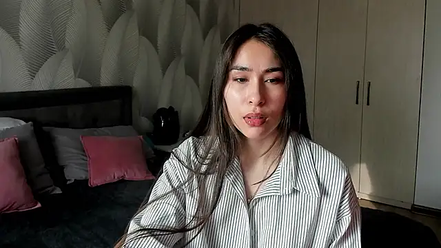 Bambiii bby online show from February 2026 03:50:01 AM