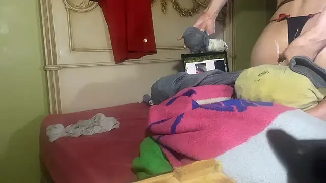 Snapshot of emylolo9 chatting on December 2024 09:56:02 PM emylolo9 online show from December 2024 09:56:02 PM