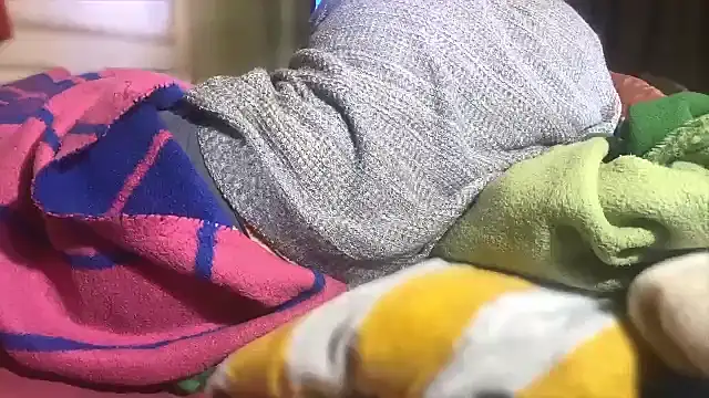 Snapshot of emylolo9 chatting on December 2024 08:03:02 PM emylolo9 online show from December 2024 08:03:02 PM