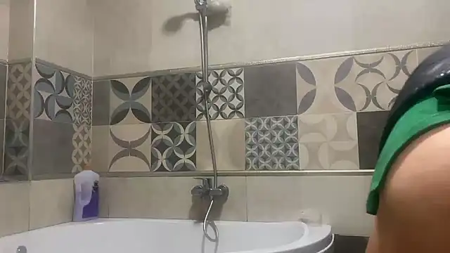 Snapshot of emylolo9 chatting on January 2025 08:26:01 PM emylolo9 online show from January 2025 08:26:01 PM