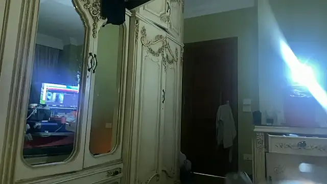 Snapshot of emylolo9 chatting on January 2025 04:32:02 PM emylolo9 online show from January 2025 04:32:02 PM