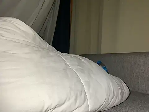 Snapshot of emylolo9 chatting on January 2025 11:00:01 PM emylolo9 online show from January 2025 11:00:01 PM