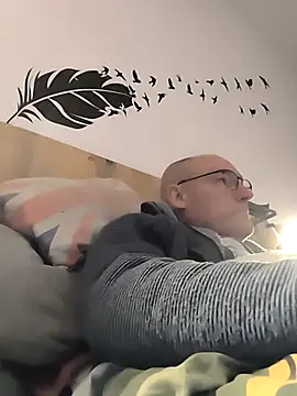 bogland33 online show from November 2025 11:38:02 PM