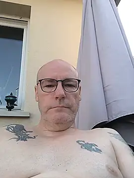 Snapshot of bogland33 chatting on June 2026 06:40:01 AM bogland33 online show from June 2026 06:40:01 AM