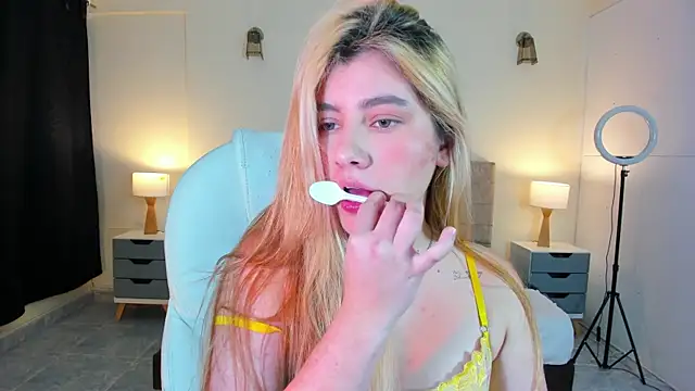 ARITOO  online show from December 2024 01:39:01 AM