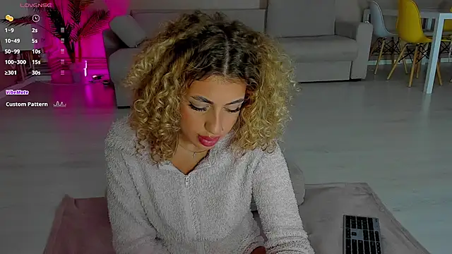 Snapshot of CurlyAnt0 chatting on October 2025 05:26:02 AM CurlyAnt0 online show from October 2025 05:26:02 AM