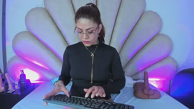 Snapshot of Anna__Spencer chatting on March 2025 12:12:01 PM Anna Spencer online show from March 2025 12:12:01 PM