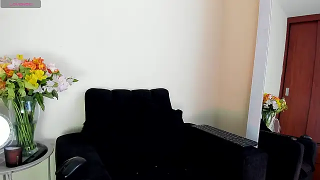 its  angelica  online show from April 2026 06:44:02 PM