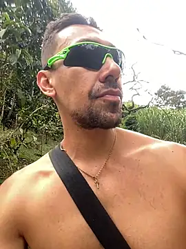 Snapshot of dantedesirexx chatting on January 2025 06:17:01 PM dantedesirexx online show from January 2025 06:17:01 PM