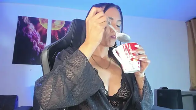 Snapshot of Lazy_Blake chatting on January 2025 07:04:01 AM Lazy Blake online show from January 2025 07:04:01 AM