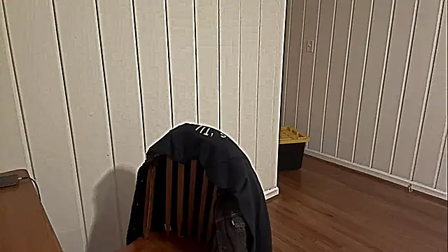 Snapshot of DaddydayDrinkzz chatting on December 2025 05:23:01 AM DaddydayDrinkzz online show from December 2025 05:23:01 AM