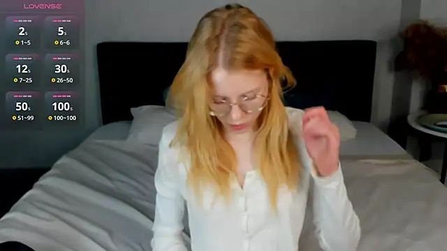 Esme Runn online show from April 2026 08:14:01 AM