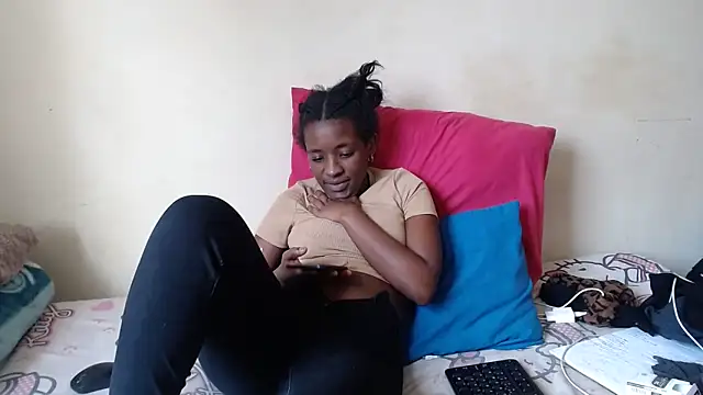 SexyRed18 online show from September 2025 02:00:01 PM