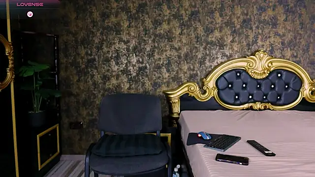 AaronMuscle online show from September 2025 04:39:01 PM