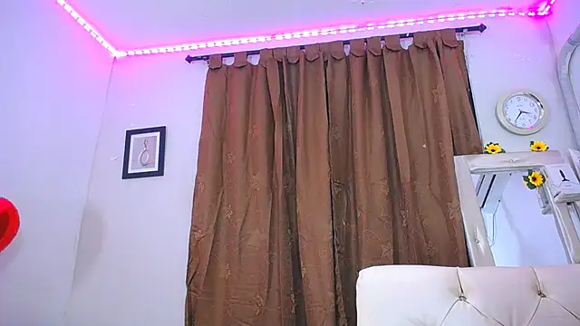 Snapshot of alaia_03 chatting on March 2025 12:20:01 PM alaia 03 online show from March 2025 12:20:01 PM