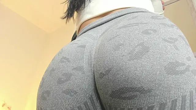 evelin leroy online show from November 2025 12:06:01 PM