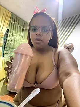 Evabigass online show from October 2025 07:33:02 PM