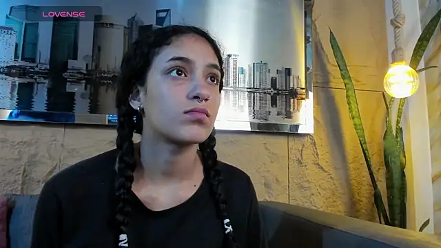 Layla 707 online show from November 2025 02:39:02 PM