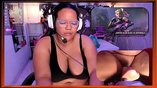 MhiaRey online show from October 2025 12:26:02 PM