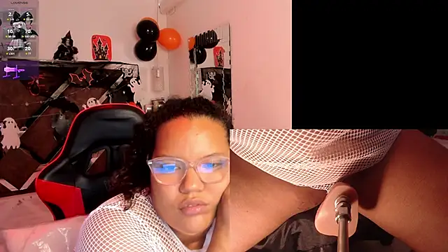 MhiaRey online show from October 2025 12:44:02 PM