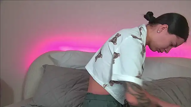 AlexandraBloom online show from January 2025 06:28:01 PM