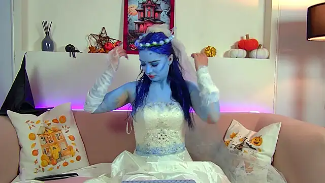 AlexandraBloom online show from October 2025 06:19:01 PM