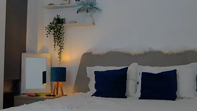 Snapshot of Jo-Lawrence chatting on December 2024 02:56:02 AM Jo-Lawrence online show from December 2024 02:56:02 AM