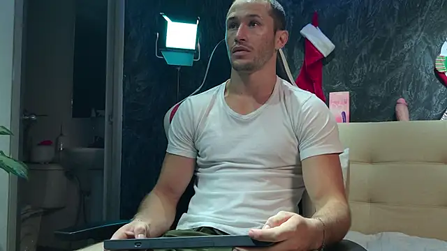 AxelFairchaild online show from December 2025 01:42:01 PM