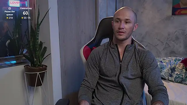 AxelFairchaild online show from April 2026 01:18:01 PM