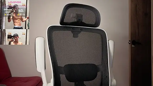 Cristopher23  online show from December 2025 10:57:01 AM