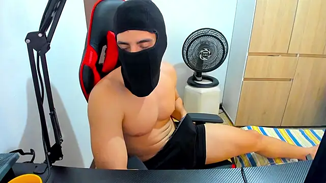 Snapshot of Calihotcaliente277 chatting on January 2025 04:20:01 PM Calihotcaliente277 online show from January 2025 04:20:01 PM