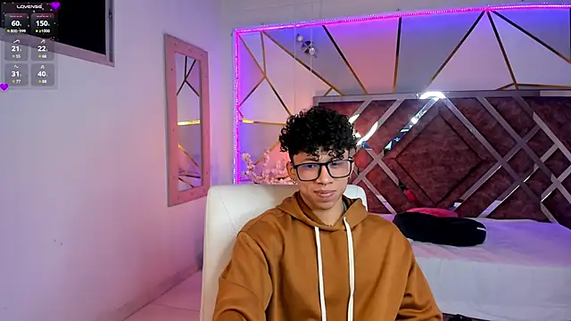 AkazaBoy  online show from January 2025 04:47:01 AM