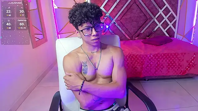 AkazaBoy  online show from January 2025 04:36:01 AM