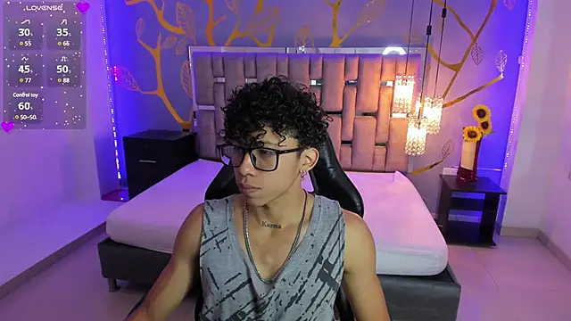 AkazaBoy  online show from March 2025 03:46:02 AM