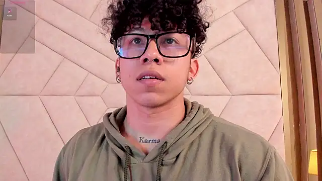 AkazaBoy  online show from October 2025 04:24:01 AM