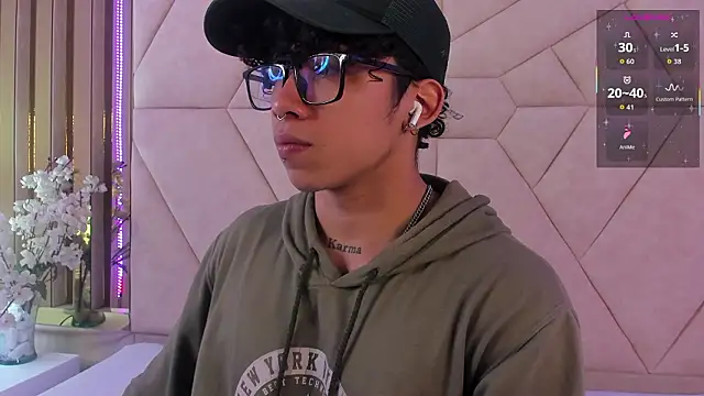 AkazaBoy  online show from March 2026 05:24:01 AM