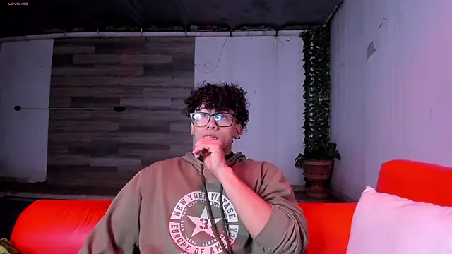 AkazaBoy  online show from March 2026 05:24:02 AM