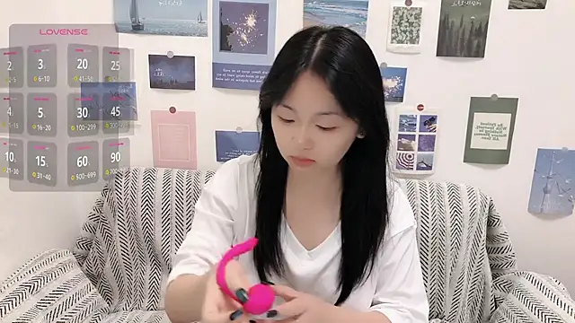 Snapshot of LiLiYbaby chatting on September 2025 06:01:02 AM LiLiYbaby online show from September 2025 06:01:02 AM