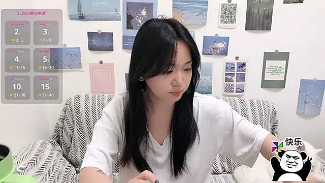 Snapshot of LiLiYbaby chatting on December 2025 06:32:01 AM LiLiYbaby online show from December 2025 06:32:01 AM