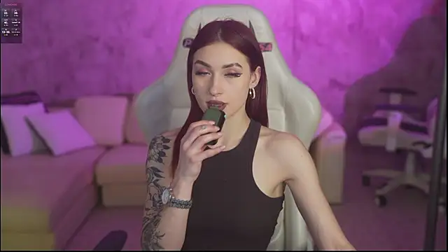 Magnetic Mia  online show from February 2026 11:48:01 PM