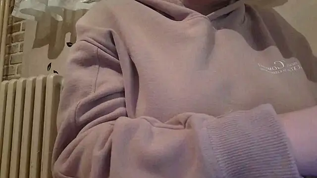 AalinnaK online show from February 2025 08:00:02 PM