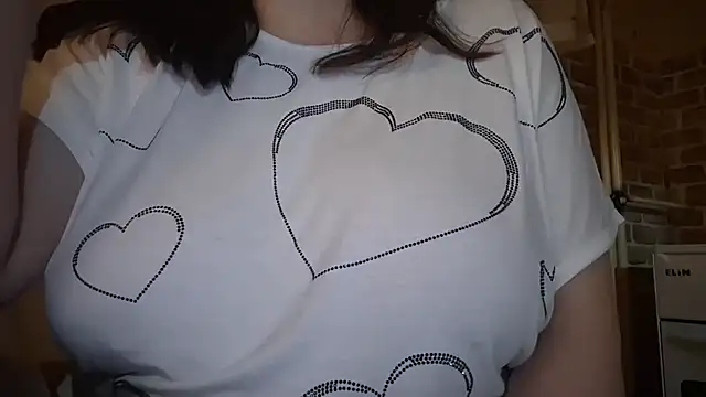 AalinnaK online show from December 2025 06:23:01 PM