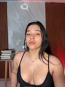 floriamANDjazmin online show from June 2026 06:54:01 PM